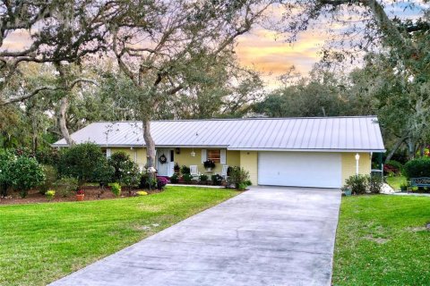 House in Haines City, Florida 3 bedrooms, 151.62 sq.m. № 1902533 - photo 1