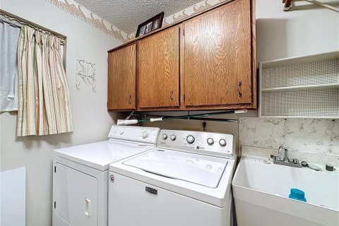 House in Haines City, Florida 3 bedrooms, 151.62 sq.m. № 1902533 - photo 23