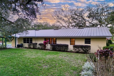 House in Haines City, Florida 3 bedrooms, 151.62 sq.m. № 1902533 - photo 2