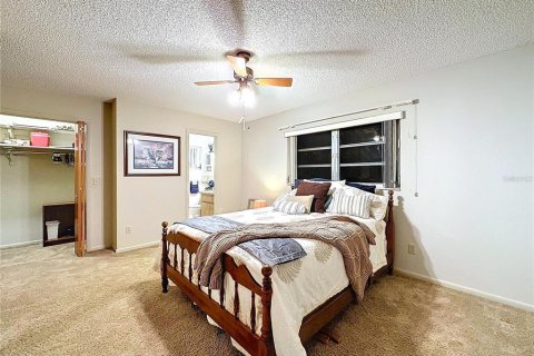 House in Haines City, Florida 3 bedrooms, 151.62 sq.m. № 1902533 - photo 9