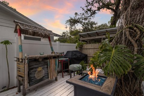 House in Sarasota, Florida 3 bedrooms, 160.07 sq.m. № 1681653 - photo 23