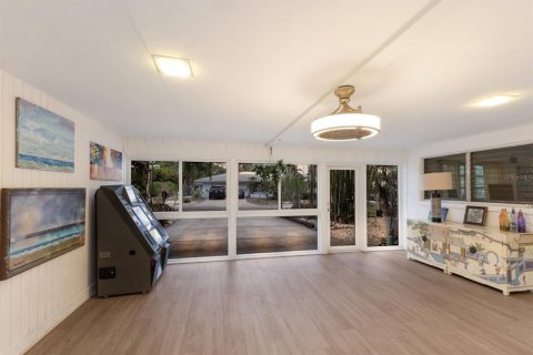 House in Sarasota, Florida 3 bedrooms, 160.07 sq.m. № 1681653 - photo 4