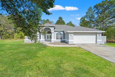 Casa en Weeki Wachee, Florida 3 dormitorios, 164.99 m2 № 2213263