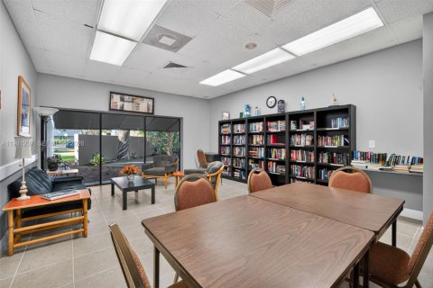 Снять в аренду кондоминиум в Тамарак, Флорида 2 спальни, 88.26м2, № 2045939 - фото 12