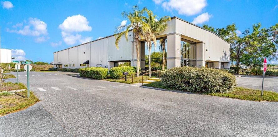 Immobilier commercial à Leesburg, Floride 510.96 m2 № 2098888