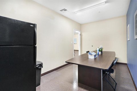 Immobilier commercial à louer à Leesburg, Floride: 510.96 m2 № 2098888 - photo 17