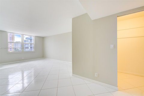 Купить кондоминиум в Санни-Айлс-Бич, Флорида 2 спальни, 170.01м2, № 1942010 - фото 22