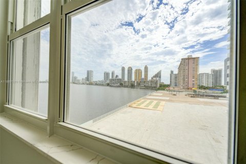 Купить кондоминиум в Санни-Айлс-Бич, Флорида 2 спальни, 170.01м2, № 1942010 - фото 24