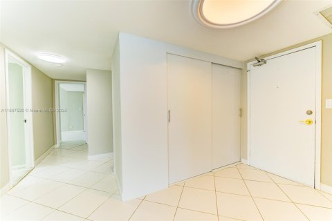 Купить кондоминиум в Санни-Айлс-Бич, Флорида 2 спальни, 170.01м2, № 1942010 - фото 13