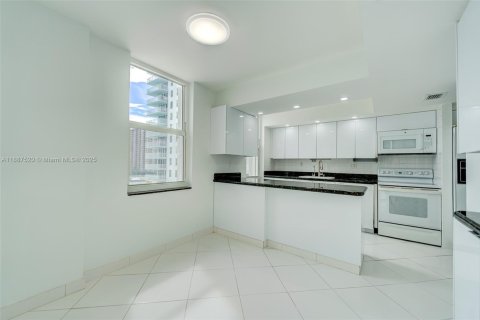 Купить кондоминиум в Санни-Айлс-Бич, Флорида 2 спальни, 170.01м2, № 1942010 - фото 15