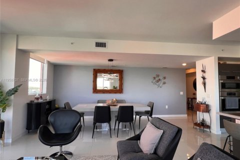 Copropriété à vendre à Doral, Floride: 3 chambres, 156.45 m2 № 2024580 - photo 11