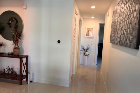 Copropriété à vendre à Doral, Floride: 3 chambres, 156.45 m2 № 2024580 - photo 15