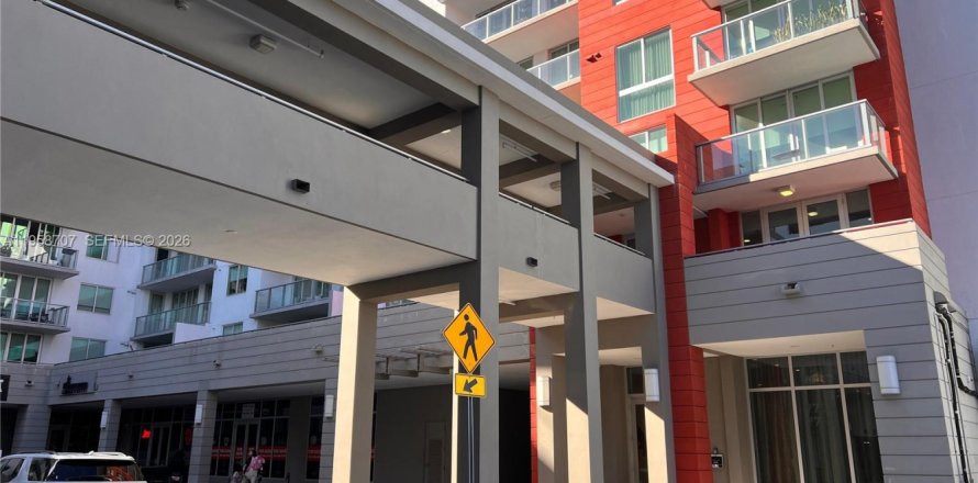 Condo à Doral, Floride, 3 chambres  № 2024580