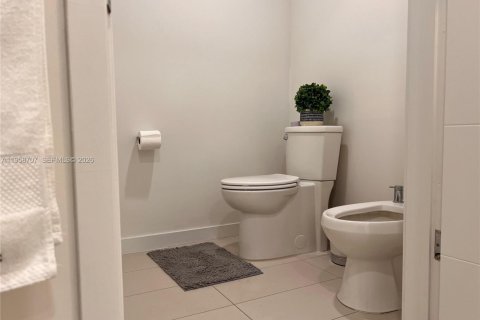 Copropriété à vendre à Doral, Floride: 3 chambres, 156.45 m2 № 2024580 - photo 23