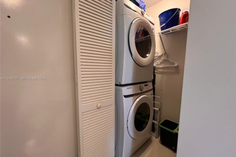 Copropriété à vendre à Doral, Floride: 3 chambres, 156.45 m2 № 2024580 - photo 7