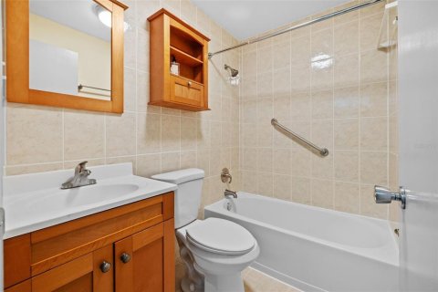 Condo in Clearwater, Florida, 1 bedroom  № 1658752 - photo 12