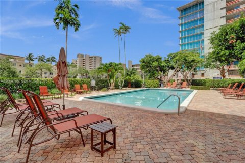Condominio en venta en Pompano Beach, Florida, 2 dormitorios, 91.97 m2 № 2071154 - foto 18