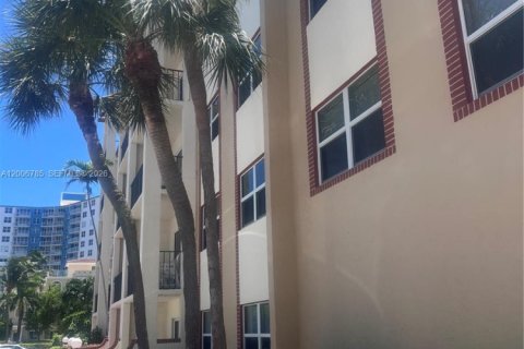 Condominio en venta en Pompano Beach, Florida, 2 dormitorios, 91.97 m2 № 2071154 - foto 21