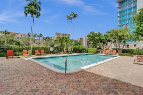 Condominio en venta en Pompano Beach, Florida, 2 dormitorios, 91.97 m2 № 2071154 - foto 17