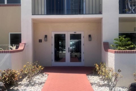 Condominio en venta en Pompano Beach, Florida, 2 dormitorios, 91.97 m2 № 2071154 - foto 23