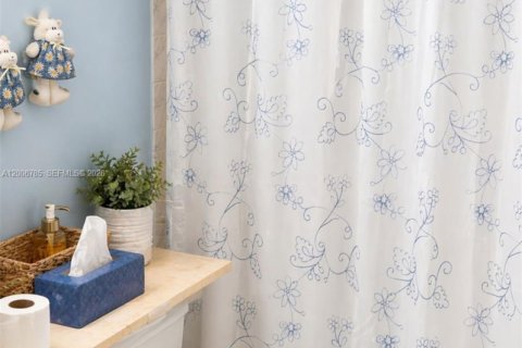 Condominio en venta en Pompano Beach, Florida, 2 dormitorios, 91.97 m2 № 2071154 - foto 8