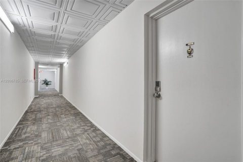 Condominio en venta en Pompano Beach, Florida, 2 dormitorios, 91.97 m2 № 2071154 - foto 10