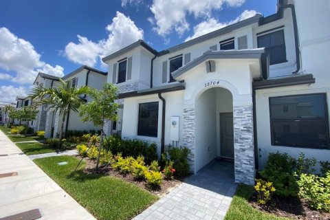 Townhouse in Homestead, Florida 3 bedrooms, 123.37 sq.m. № 1476559 - photo 1