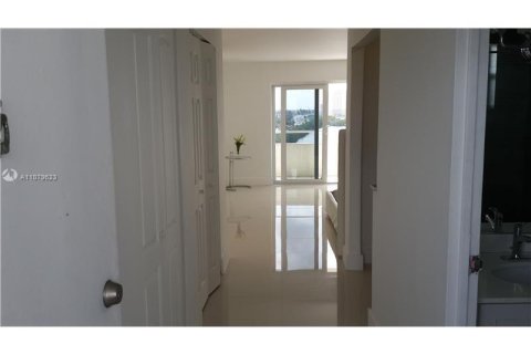 Condominio en venta en North Bay Village, Florida, 41.34 m2 № 1859768 - foto 5