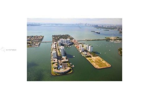 Condominio en venta en North Bay Village, Florida, 41.34 m2 № 1859768 - foto 10