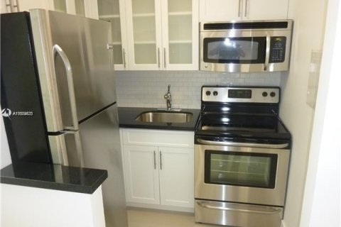 Condominio en venta en North Bay Village, Florida, 41.34 m2 № 1859768 - foto 4