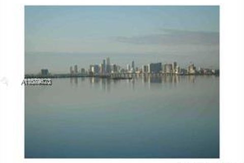 Condominio en venta en North Bay Village, Florida, 41.34 m2 № 1859768 - foto 3