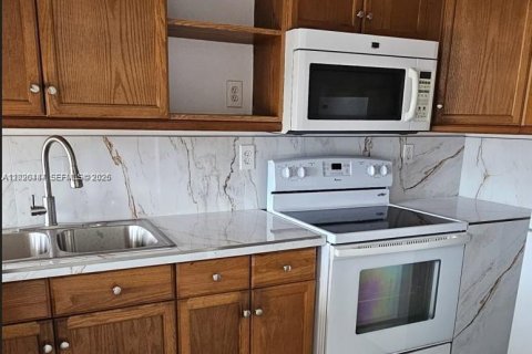Снять в аренду кондоминиум в Майами, Флорида 1 спальня, 65.59м2, № 2088424 - фото 12