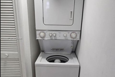 Снять в аренду кондоминиум в Майами, Флорида 1 спальня, 65.59м2, № 2088424 - фото 13