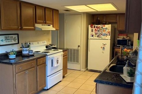 Touwnhouse à louer à Brandon, Floride: 3 chambres, 116.69 m2 № 2223517 - photo 7
