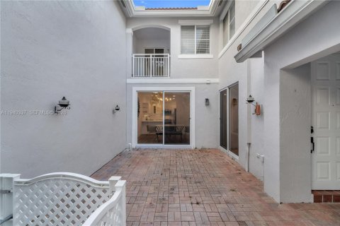 Touwnhouse à vendre à Hollywood, Floride: 3 chambres, 162.39 m2 № 1998174 - photo 15