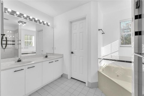 Touwnhouse à vendre à Hollywood, Floride: 3 chambres, 162.39 m2 № 1998174 - photo 13