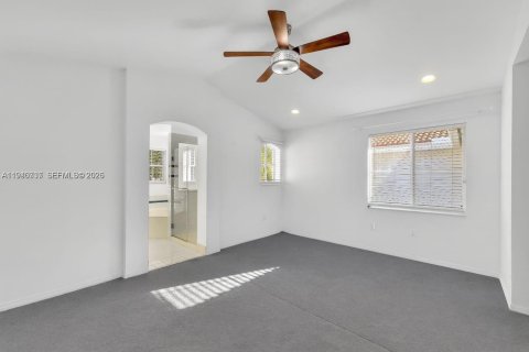 Touwnhouse à vendre à Hollywood, Floride: 3 chambres, 162.39 m2 № 1998174 - photo 11