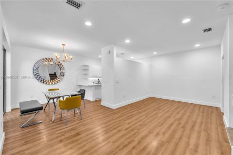 Touwnhouse à vendre à Hollywood, Floride: 3 chambres, 162.39 m2 № 1998174 - photo 3