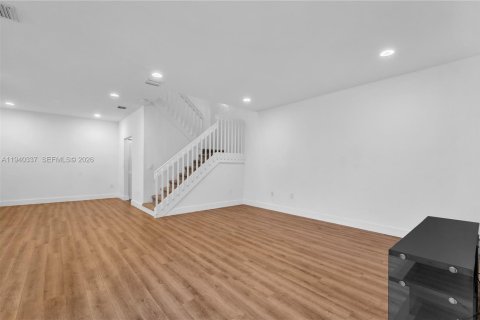 Touwnhouse à vendre à Hollywood, Floride: 3 chambres, 162.39 m2 № 1998174 - photo 5