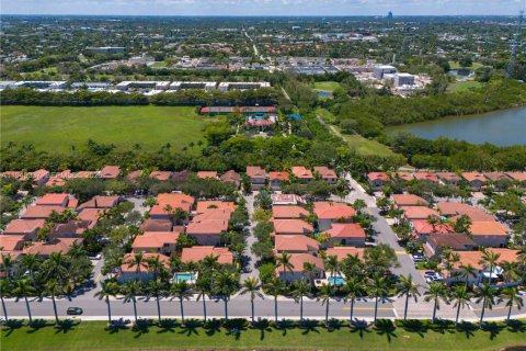 Touwnhouse à vendre à Hollywood, Floride: 3 chambres, 162.39 m2 № 1998174 - photo 23