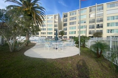 Condominio en venta en Largo, Florida, 2 dormitorios, 133.78 m2 № 1597813 - foto 1
