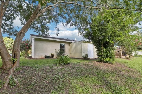 House in Lady Lake, Florida 3 bedrooms, 92.9 sq.m. № 1824429 - photo 23