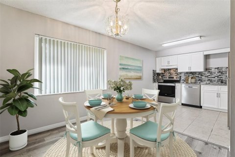 House in Lady Lake, Florida 3 bedrooms, 92.9 sq.m. № 1824429 - photo 7