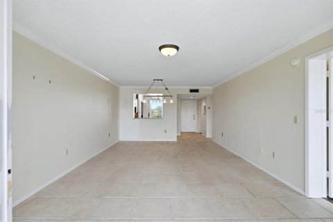 Condo in Bradenton, Florida, 2 bedrooms  № 2224958 - photo 8