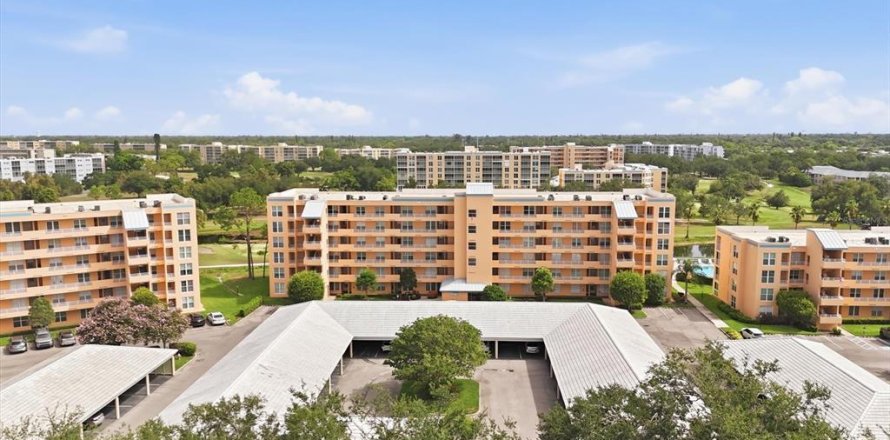 Condo in Bradenton, Florida, 2 bedrooms  № 2224958