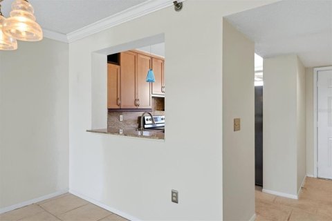 Condo in Bradenton, Florida, 2 bedrooms  № 2224958 - photo 13