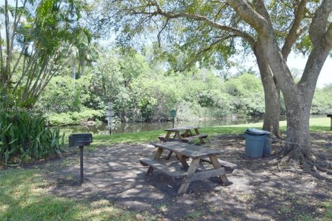 Condo in Oakland Park, Florida, 1 bedroom  № 1760917 - photo 7