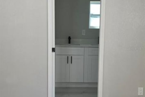 Villa ou maison à vendre à Tampa, Floride: 4 chambres, 134.52 m2 № 2429538 - photo 19
