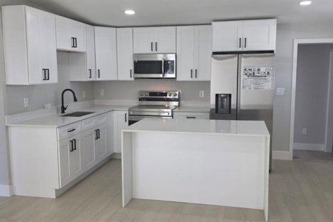 Villa ou maison à vendre à Tampa, Floride: 4 chambres, 134.52 m2 № 2429538 - photo 18