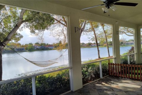 Villa ou maison à vendre à Homestead, Floride: 4 chambres, 185.9 m2 № 1638920 - photo 19